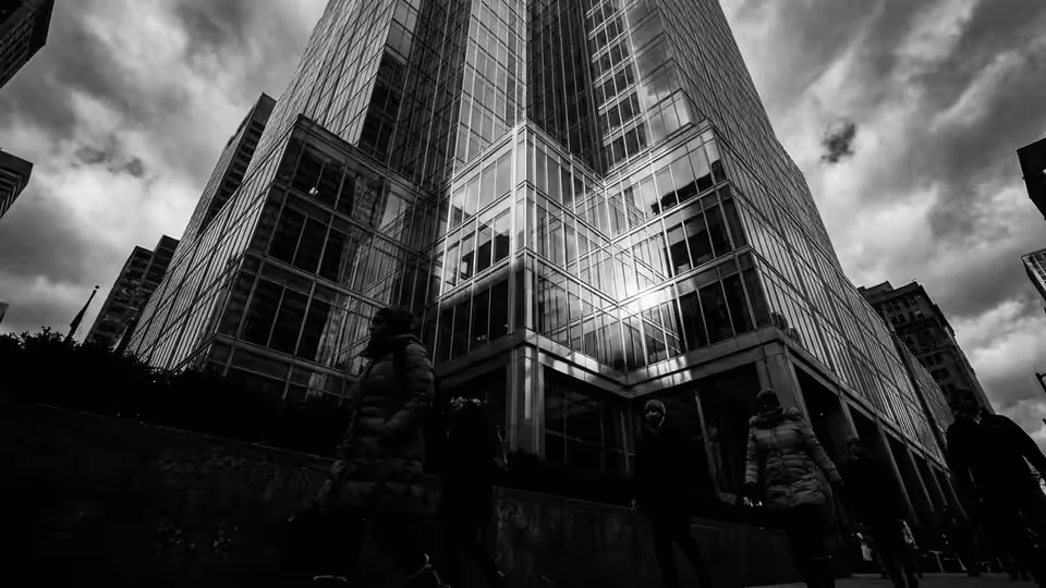 Salesforce Lobbying Surge Nets $5.5B Army Deal After Bypassing Competition
